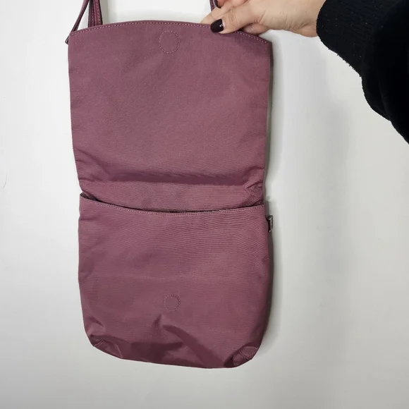 TUMI Ballistic Nylon w/Leather Trim Slim Flap Messenger Bag Travel - Picture 4 of 10